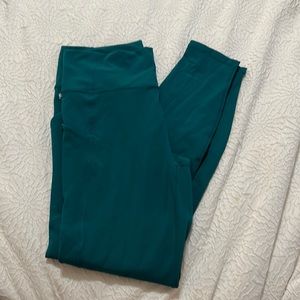 Fabletics Oasis High Waisted Pocket Legging - NWT